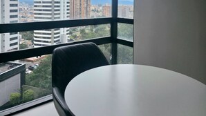 Leilighet – business, 1 dobbeltseng | Spiseområde