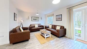 Smart TV, table tennis