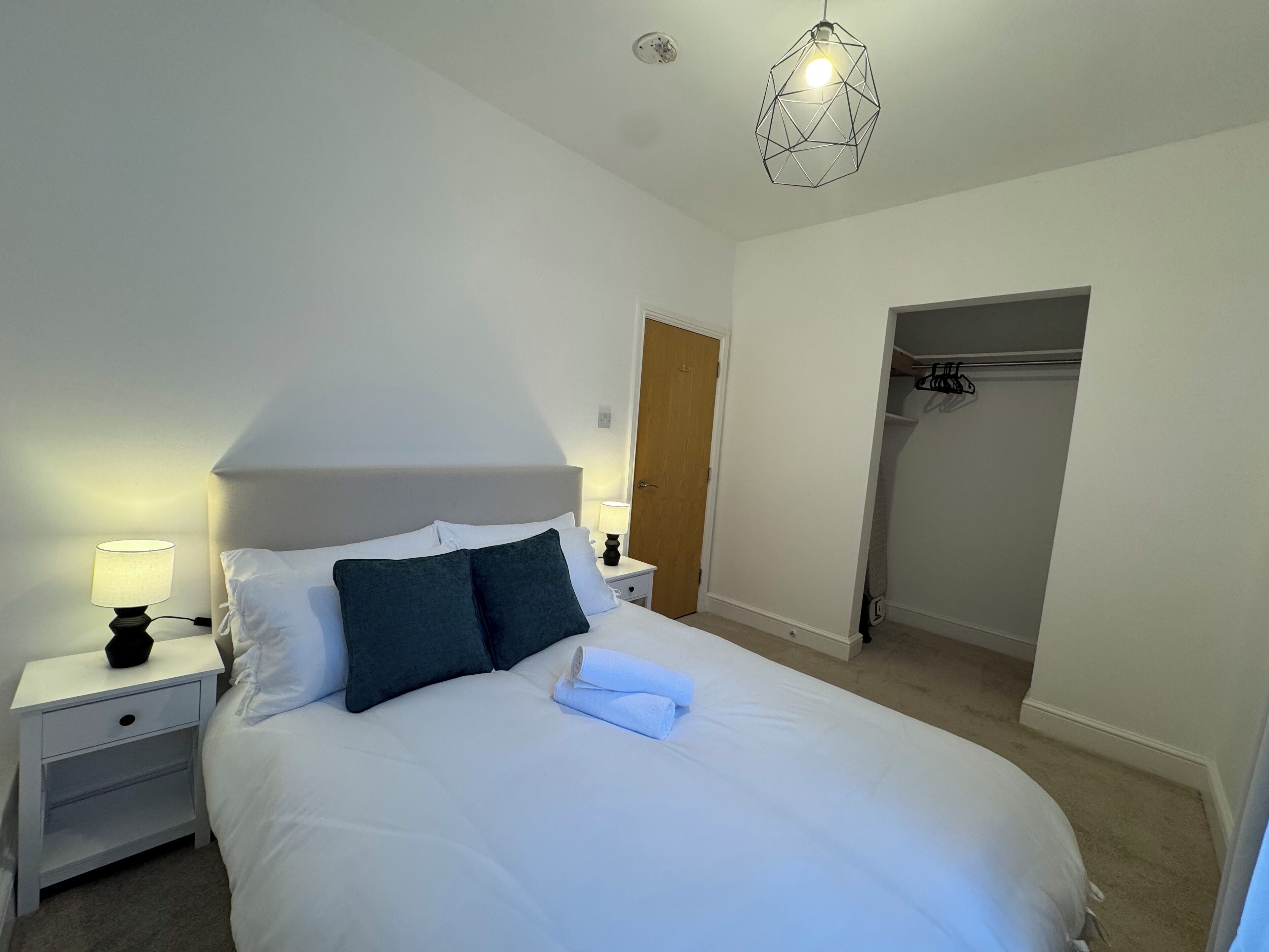 1 soverom, strykejern/-brett, wi-fi (inkludert) og sengetøy