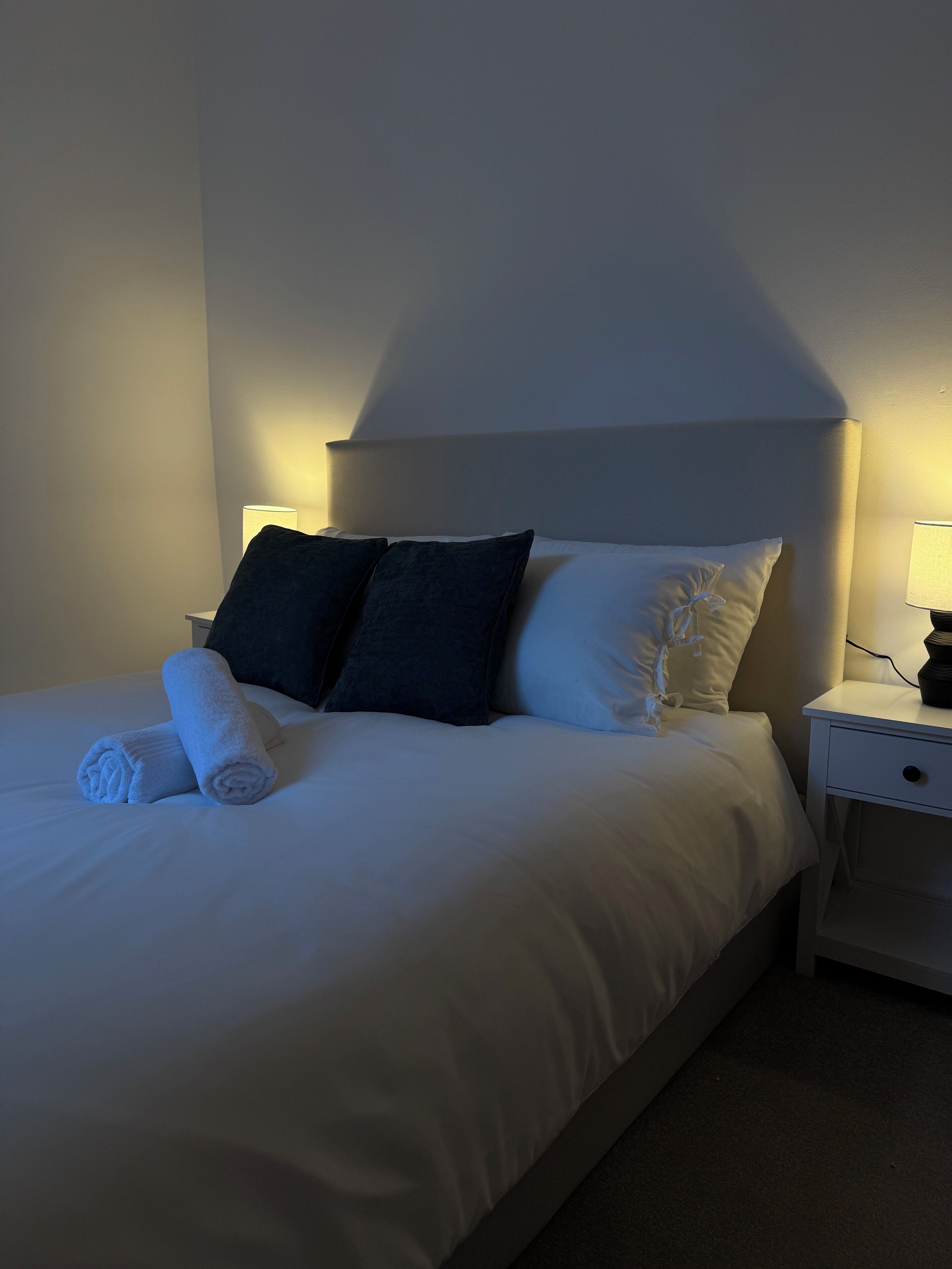 Iron/ironing board, WiFi, bed sheets