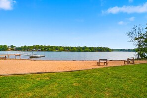 On the beach, sun-loungers, beach towels - The Lake Hickory Retreat- Waterfront Pet Friendly Home Away From Home! (Hickory)