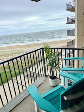 Property grounds - Brand New luxury oceanfront condo - 2 bdrm/sleeps 8.  Mini and full weeks open. (Bethany Beach)