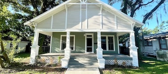 3 bedroom, Sleeps 7, bungalow in Plant City, pet friendly, close to Hard Rock