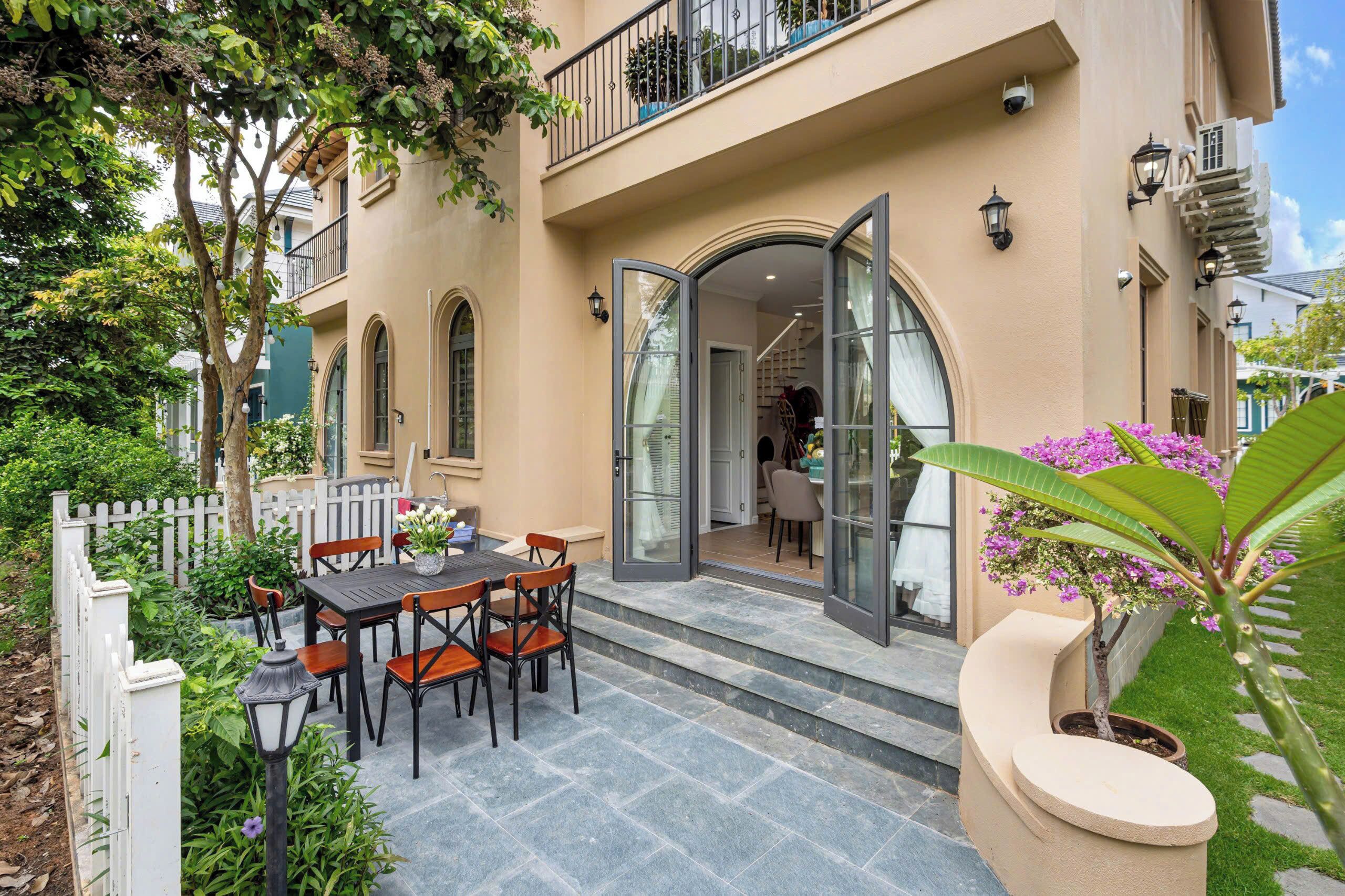 Family Villa | Courtyard view
