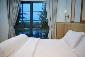 Panoramic Villa, Courtyard View | Desk, free WiFi, bed sheets - Le Gia Villa Nova World Phan Thiet (Phan Thiet)