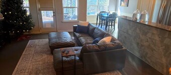 Peaceful 2-bedroom house with office in charming Dallas