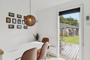 Interior - Bright holiday home near beach and pool (Nexø)
