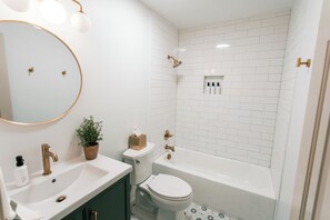 Shower, hair dryer, towels, soap - Raleigh Risque’ Room - Couples’ Retreat & Playroom (Raleigh)