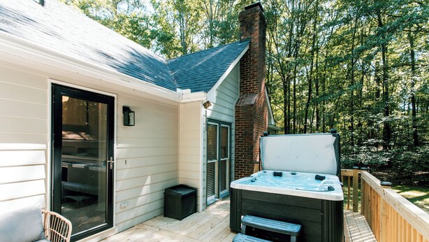 Terrace/patio - Raleigh Risque’ Room - Couples’ Retreat & Playroom (Raleigh)