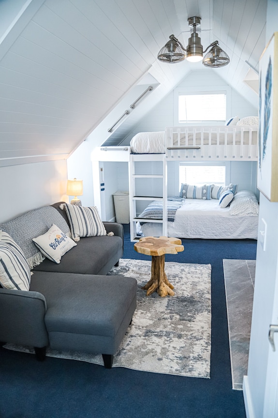 20 Minutes To Nashville! Boats Welcome! Gorgeous Private Loft Apt With Boat Dock - Hendersonville, TN