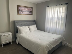 1 bedroom, free WiFi, bed sheets - Your perfect getaway: stunning views, prime location, 5-Star Amenities (St. John's)