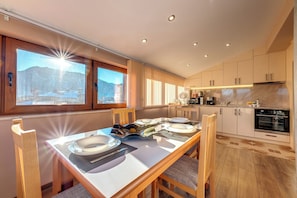 Fridge, microwave, oven, stovetop - Apartment Yana- The Amazing View (Smolyan)
