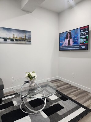 Interior - Bright 2-Bed Furnished Legal Basement | Private Entry (Calgary)