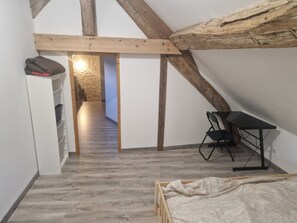 4 habitaciones, wifi y ropa de cama 