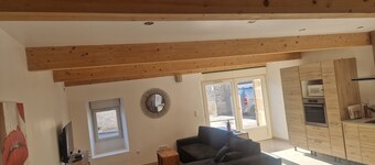 Quiet character house large group, near historic town and freeway