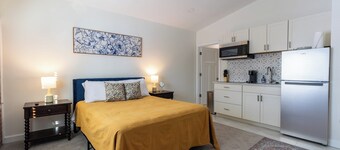 Monon Trail Lofts Luxury Studio With Hot Tub