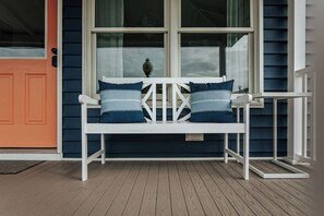Interior - NEW! Family Friendly-Outdoor Shower-Fire Pit-Grill, Walk 2 Beach & Central Park! (Cape Charles)