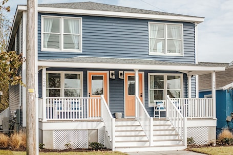Exterior. NEW! Family Friendly-Outdoor Shower-Fire Pit-Grill, Walk 2 Beach & Central Park!