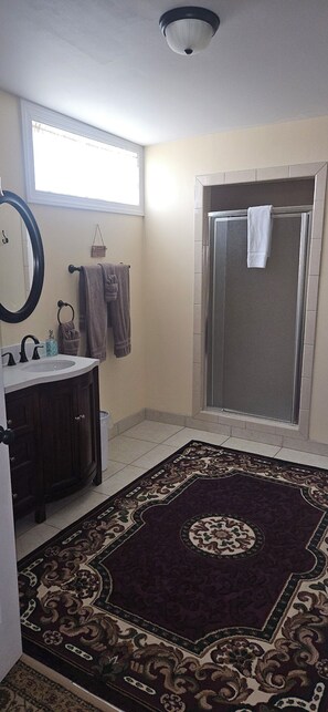 Standard Suite, Balcony, Park View | Bathroom | Shower, hair dryer, towels, soap - Wyatt's Hotel (Tombstone)