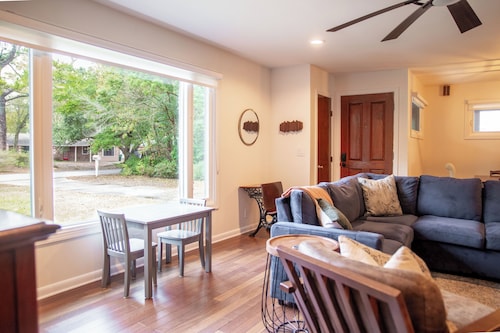 Blue Pelican includes GOLF CART! 3/BR 2/BA near downtown & beach!