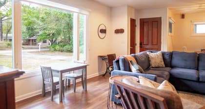 Blue Pelican includes GOLF CART! 3/BR 2/BA near downtown & beach!