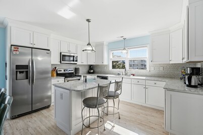 Holden Sunshine Mahi Beach