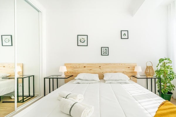 Two Bedroom Apartments Close To Train Station By Lisbon With Sintra - Queluz