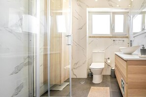 Bathroom - II BR apt  (Queluz)