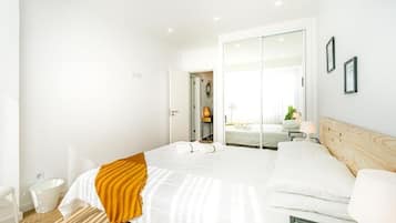 Apartamento conforto, vista para a cidade | Ferros/tábuas de passar roupa, Wi-Fi de cortesia