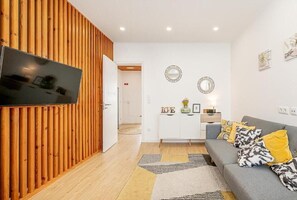 Living area - II BR apt  (Queluz)