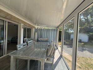 Dining - Maison mitoyenne avec beau jardin proche lac (BISCARROSSE)
