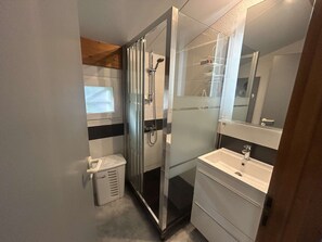 Hair dryer - Maison mitoyenne avec beau jardin proche lac (BISCARROSSE)