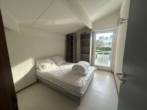 2 bedrooms - Maison mitoyenne avec beau jardin proche lac (BISCARROSSE)