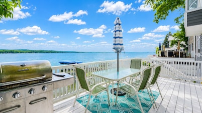 Lakefront | Pet Friendly | Hot Tub | FLX Wineries | Hot Tub
