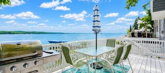 Lakefront | Pet Friendly | Hot Tub | FLX Wineries | Hot Tub