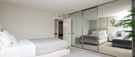 2 bedrooms, iron/ironing board, internet, bed sheets