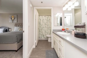 2 sovrum, strykjärn/strykbräda, wi-fi och sängkläder