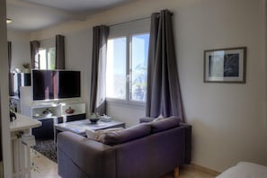 TV - Villa 3 Eléphants - Gîte 2 people (NICE)