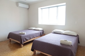 Standard Quadruple Room | Free WiFi - Hotel Cataviento (Veracruz)