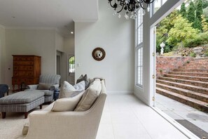 Interior - Historic 1889 Victorian Estate (Trevallyn)