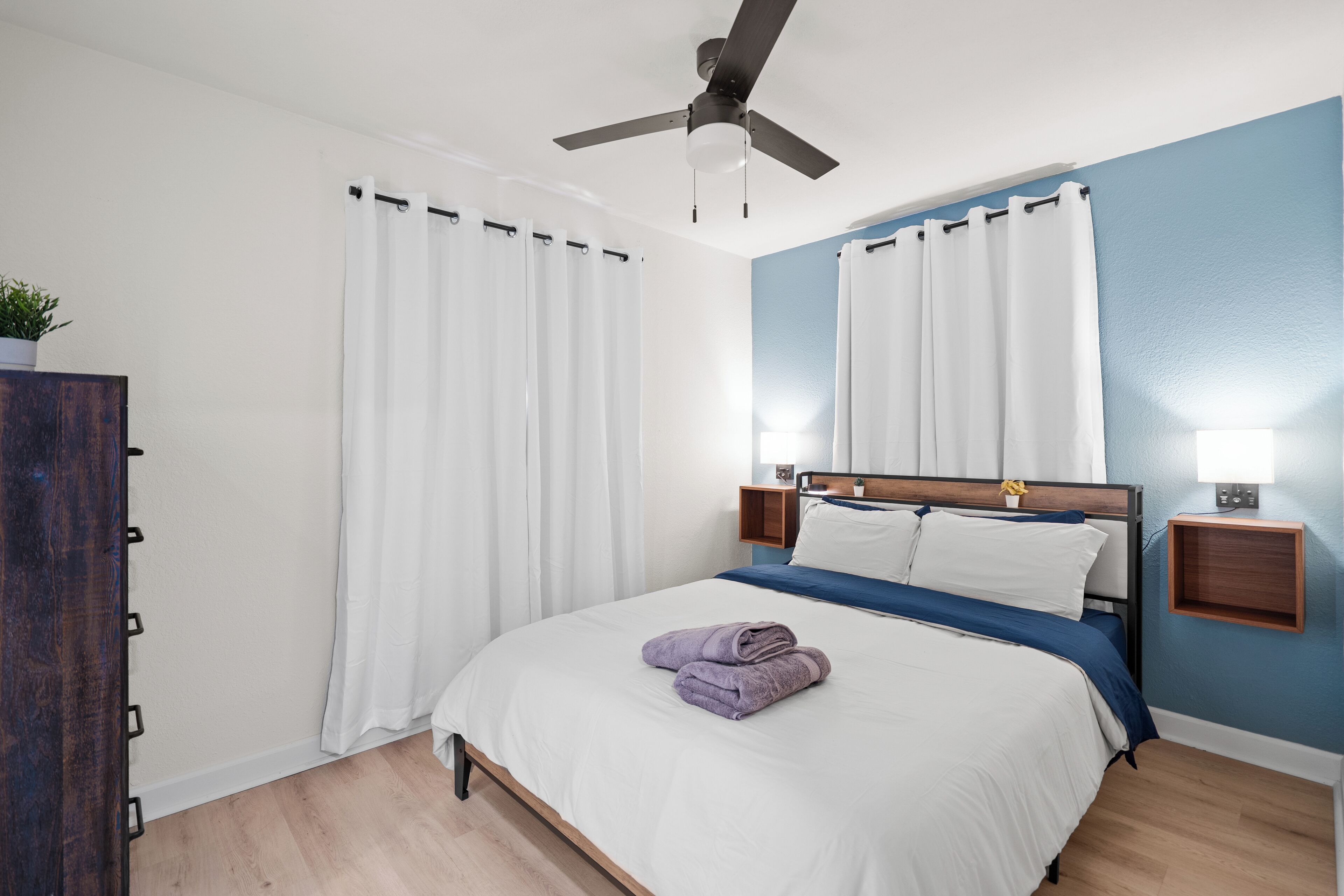 3 quartos, ferros/tábuas de passar roupa, Wi-Fi, roupa de cama