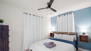 3 室のベッドルーム、アイロン / アイロン台、WiFi、ベッドシーツ