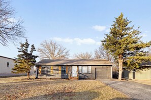 Exterior - Cozy Ranch Home with Relaxed Small-Town Feel (Spring Hill)