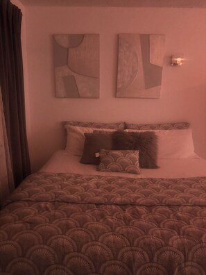 Iron/ironing board, WiFi, bed sheets - Cozy 1-bedroom condo in beautiful Ocho Rios with AC (Ocho Rios)