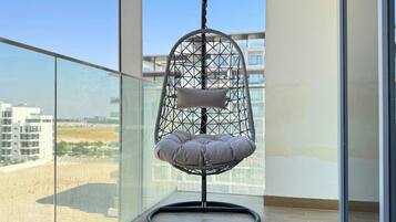 Apartment, 2 Bedrooms (606) | Balcony