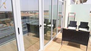 Balcony - Masdar Oasis 2 Studios And Apartments By Rhh (Abu Dhabi)