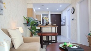 Apartment, 1 Bedroom (909) | Living area - Masdar Oasis 2 Studios And Apartments By Rhh (Abu Dhabi)