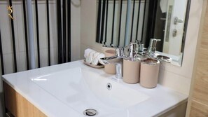 Apartment, 1 Bedroom (916) | Bathroom - Masdar Oasis 2 Studios And Apartments By Rhh (Abu Dhabi)