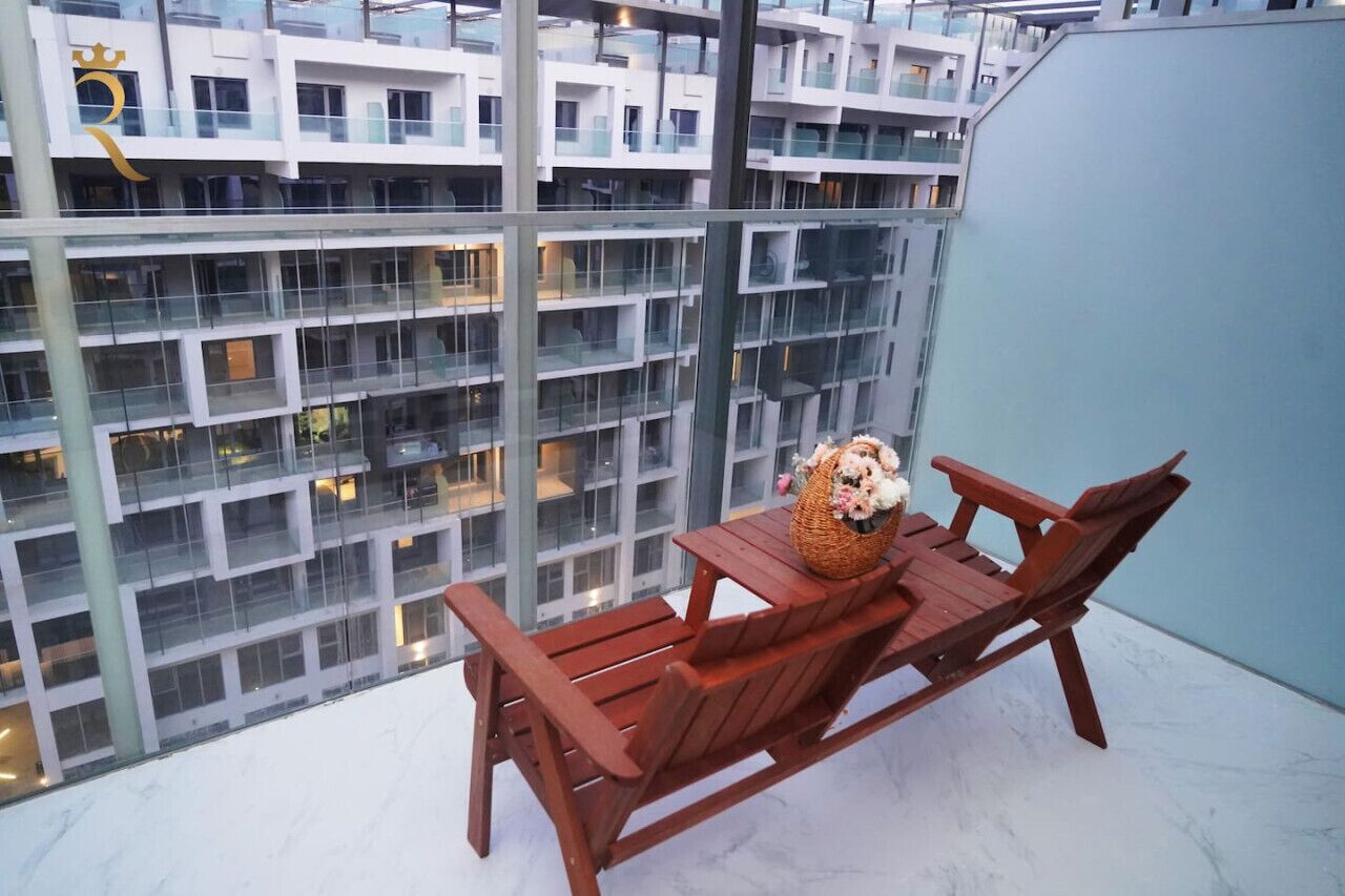 Tabla de planchar con plancha, wifi gratis y ropa de cama 