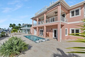 A heated pool - Luxurious Home Located In Venetian Shores (Islamorada)